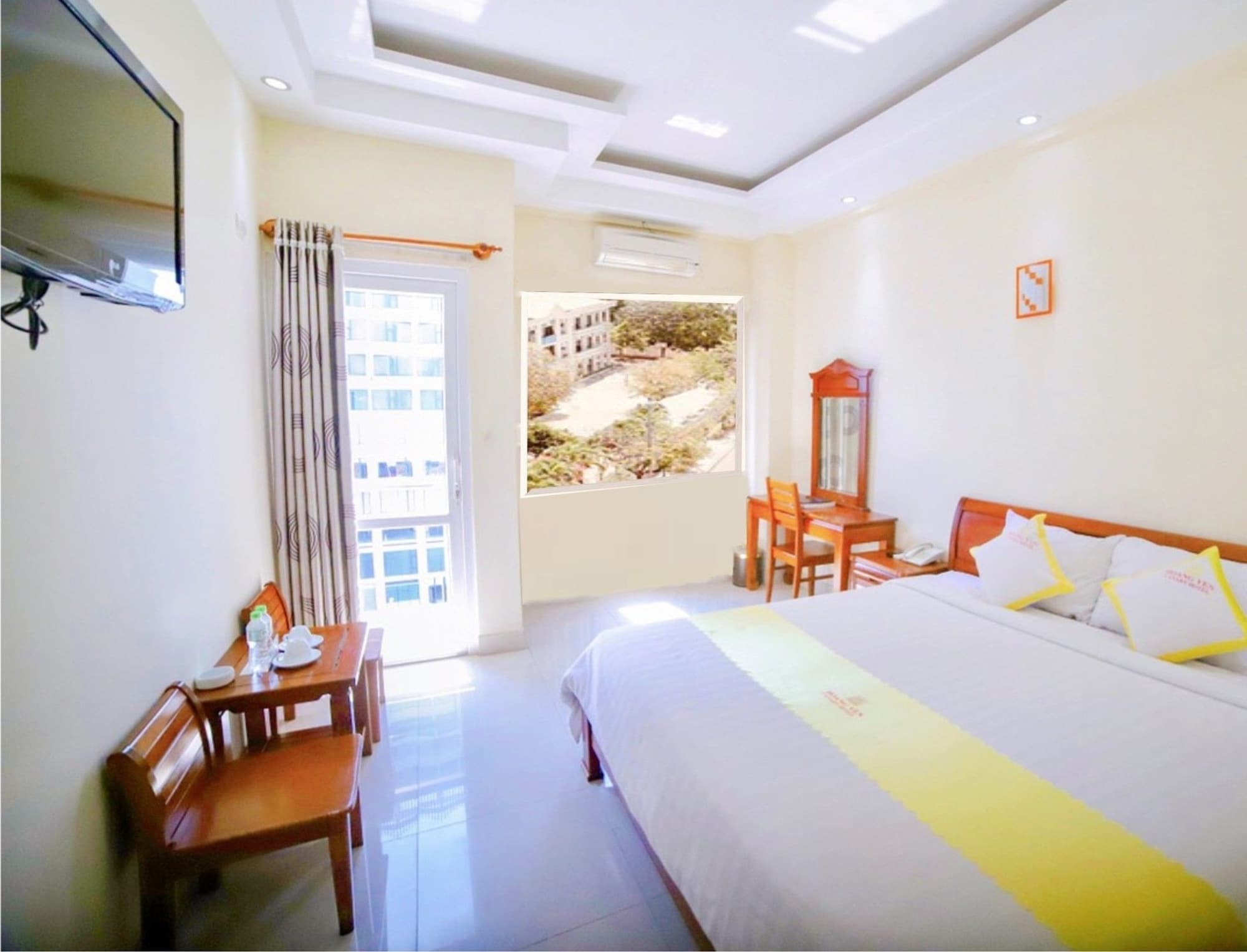 DELUXE, TWIN BEDS, SEA VIEW, BALCONY
