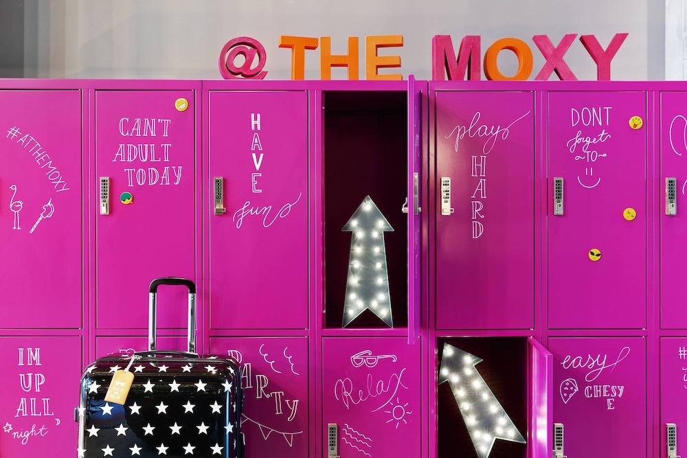 Moxy Amsterdam Houthavens 4/58