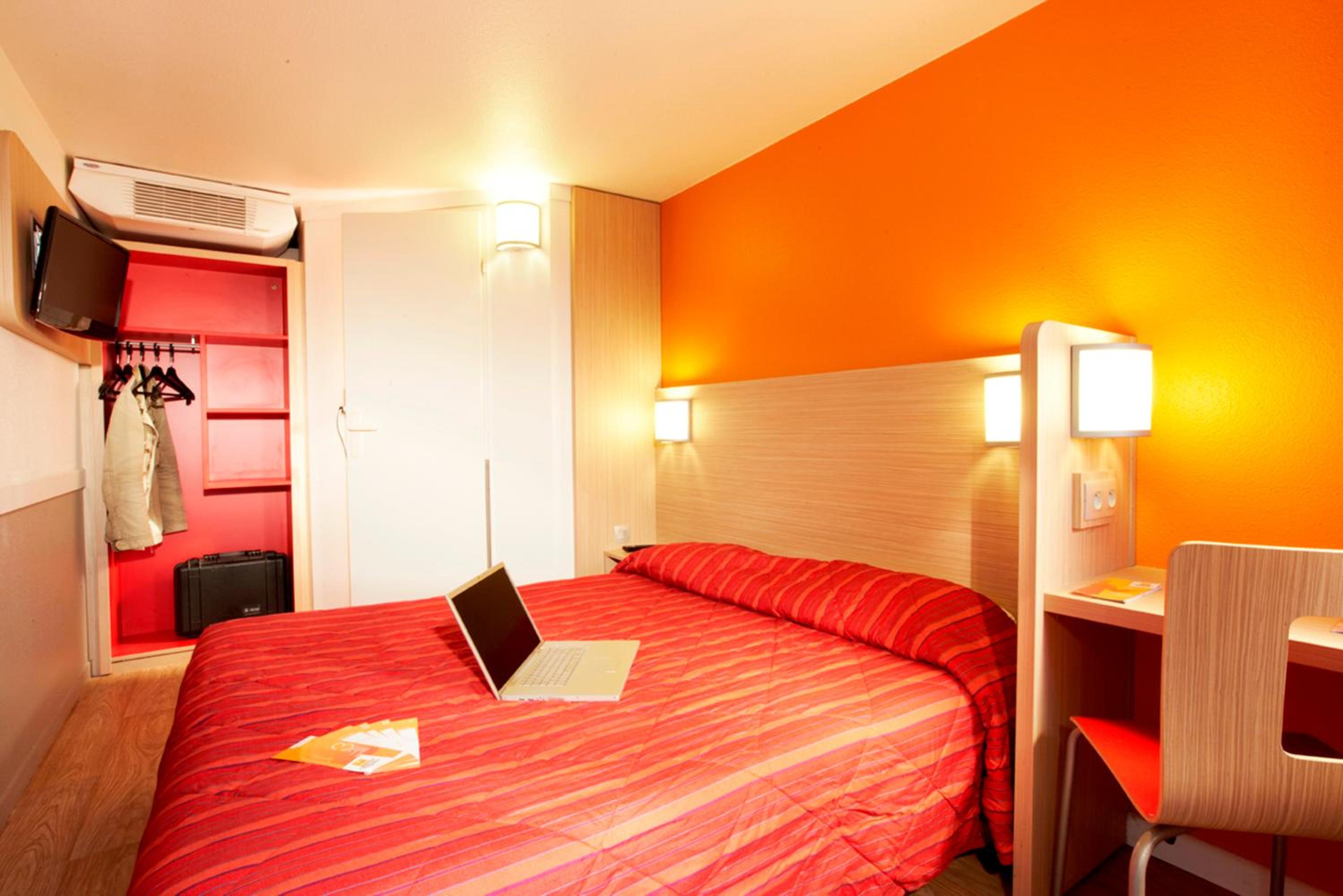 Room, Double Bed