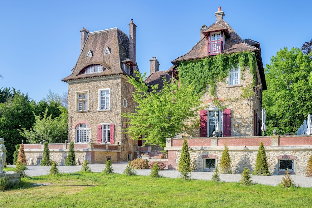 Le Petit Chateau de Barbizon au Bois du Mee 54/61