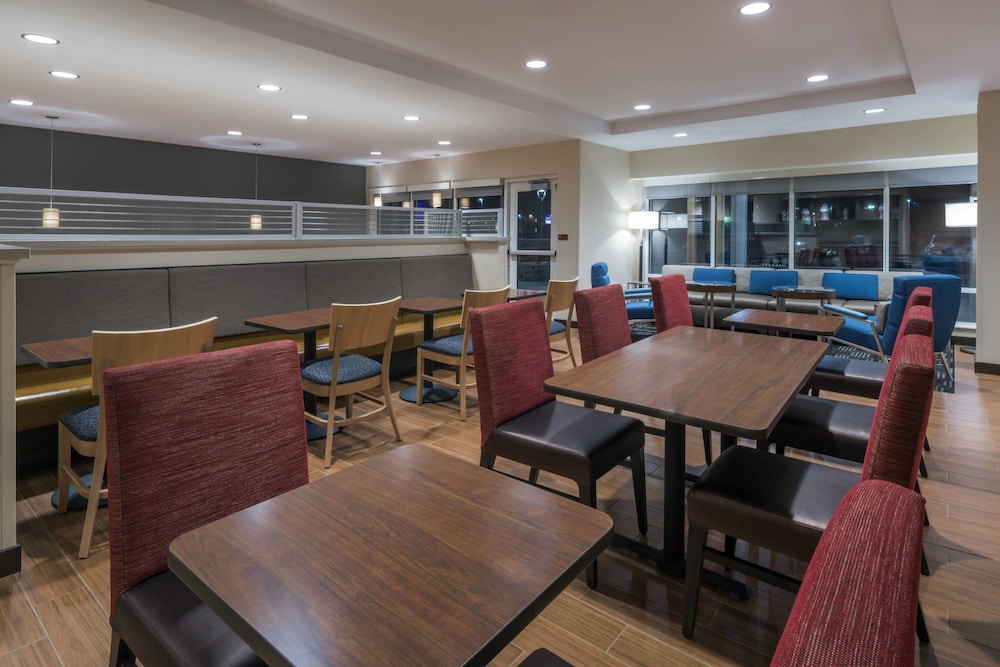 TownePlace Suites by Marriott Hays 46/52