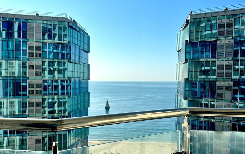 Y Collection Haeundae Beach 25/32