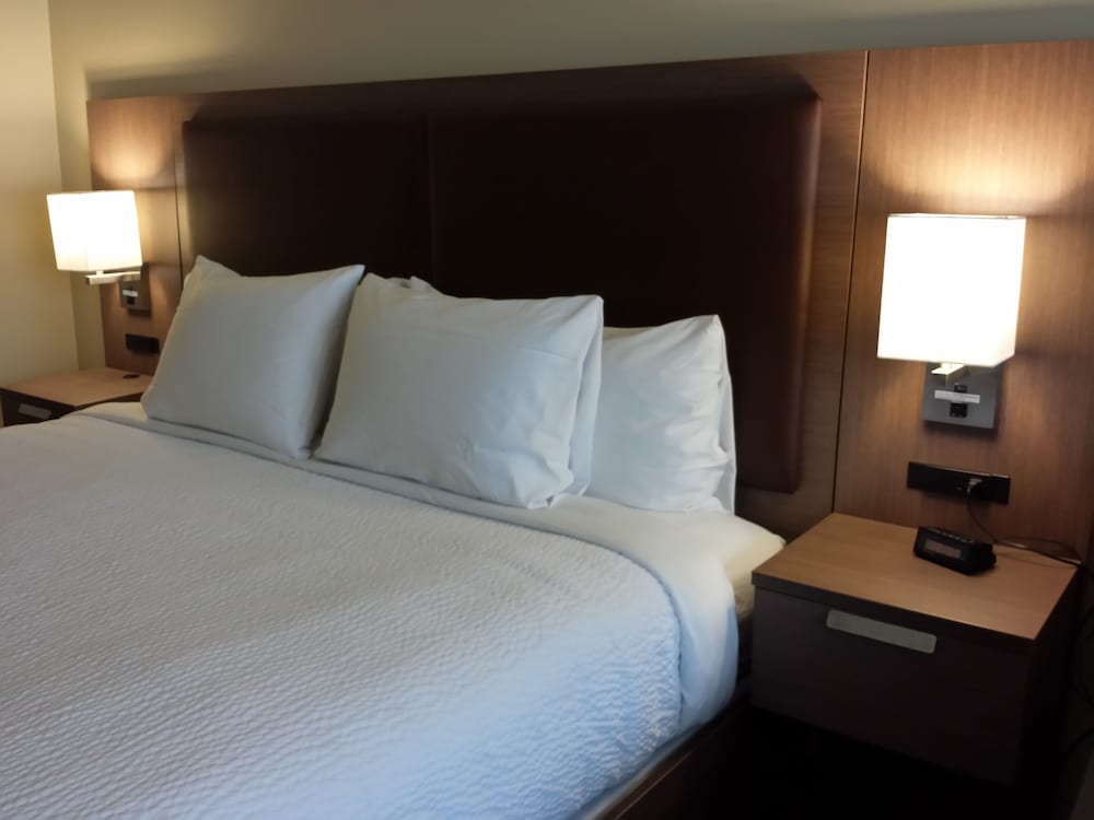 Belfast Harbor Inn 27/64