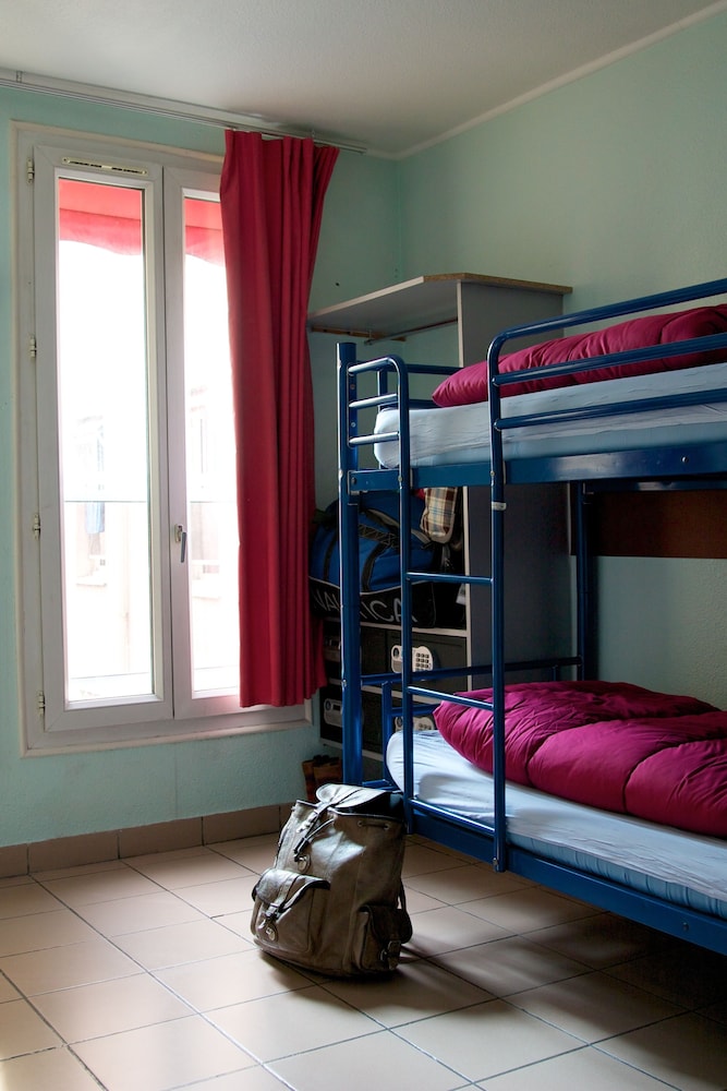 Auberge Internationale Des Jeunes 24/44