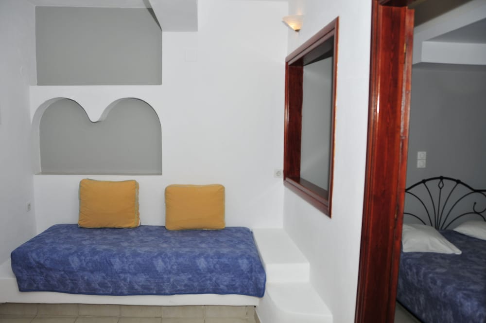 Anessis Santorini 19/47