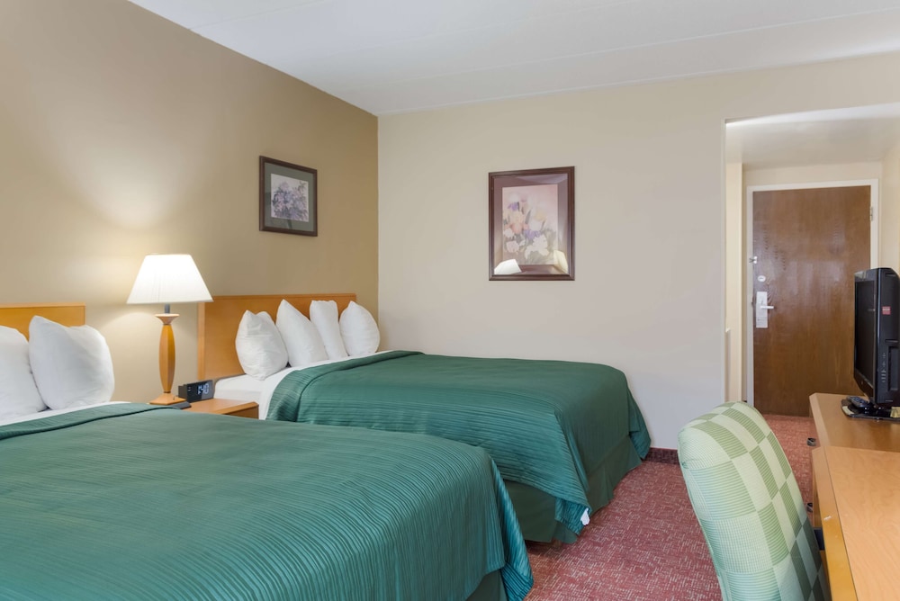 All Seasons Inn & Suites Smithfield Providence 9/36
