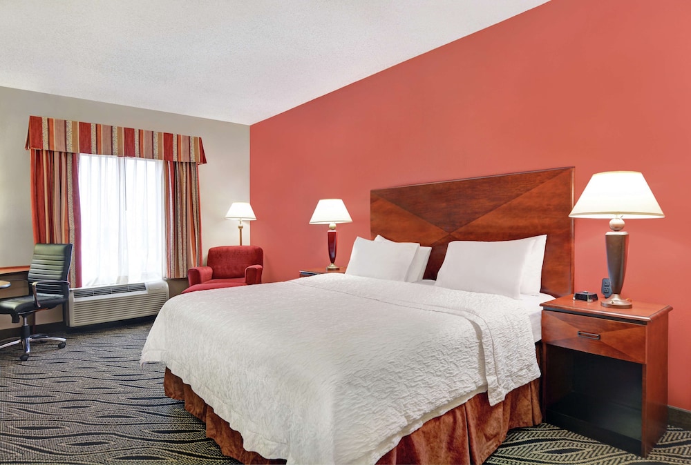 Hampton Inn Fayetteville 35/73