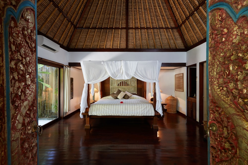 Grand, Pool, Villa