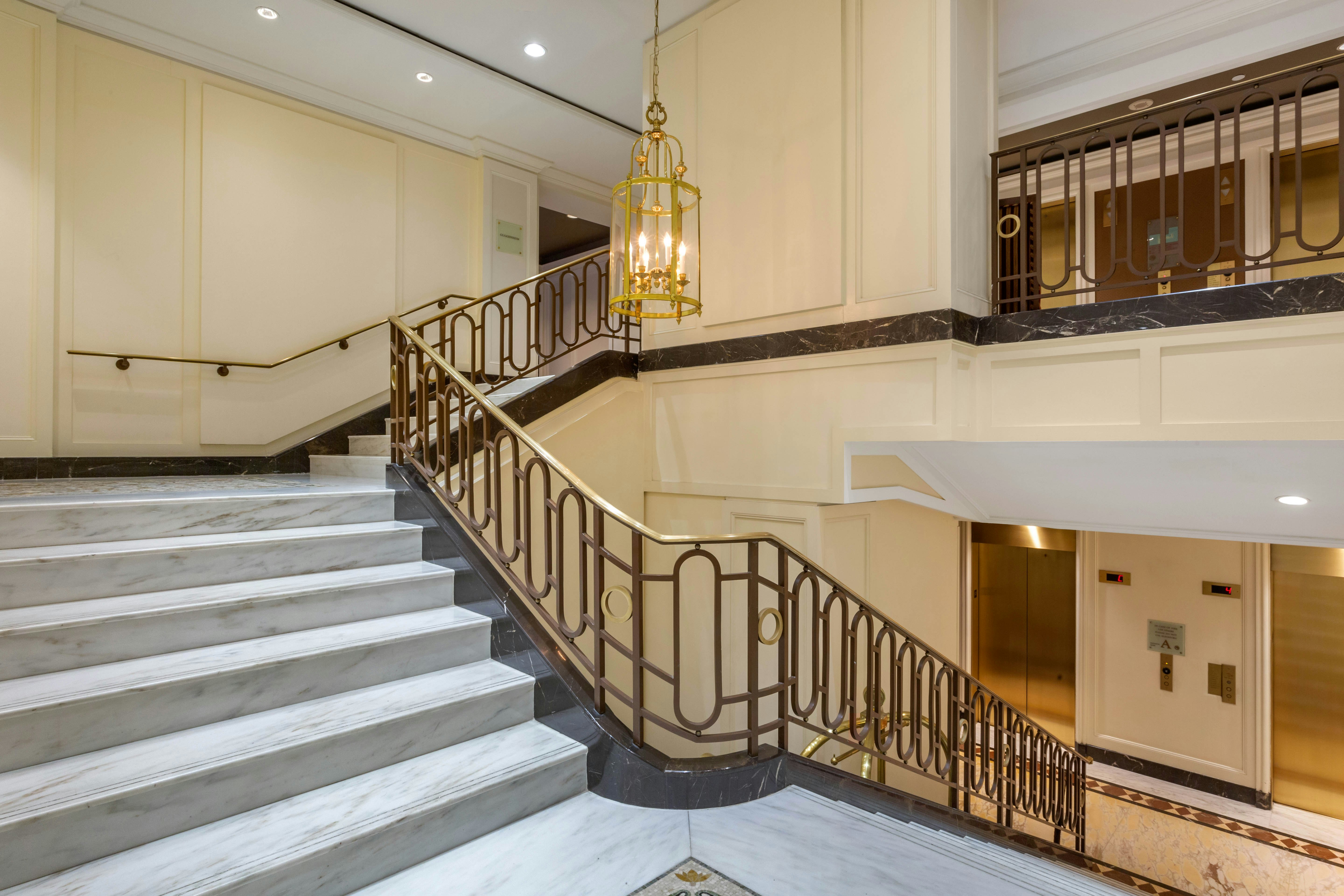 OMNI BERKSHIRE PLACE 4/62