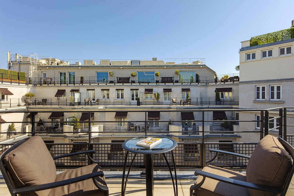 Prince de Galles A Luxury Collection Hotel Paris in PARIS