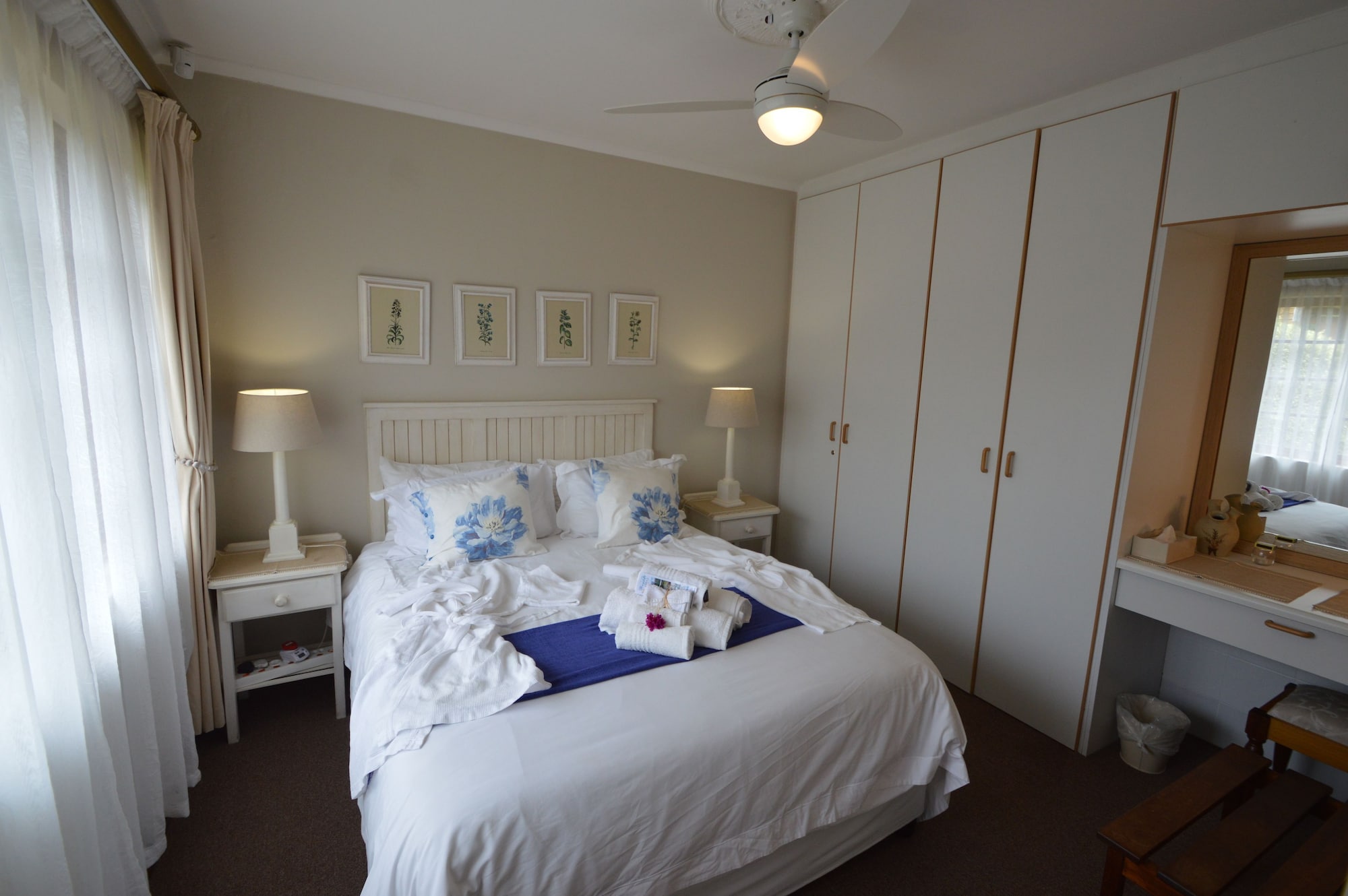 Five Cottage, Cottage, Queen Bed, Sofa
