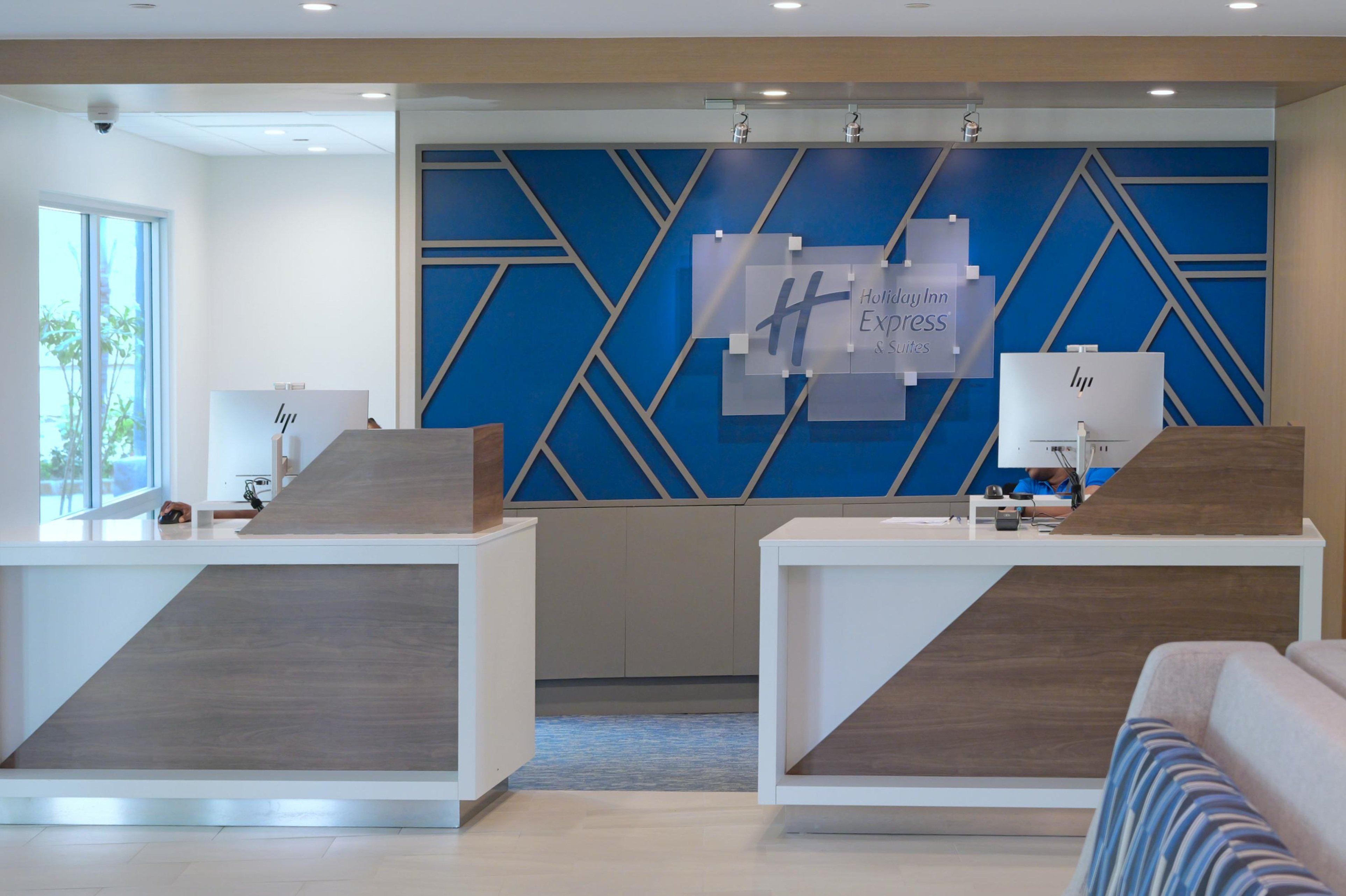 Holiday Inn Express & Suites DIAMOND 13/59