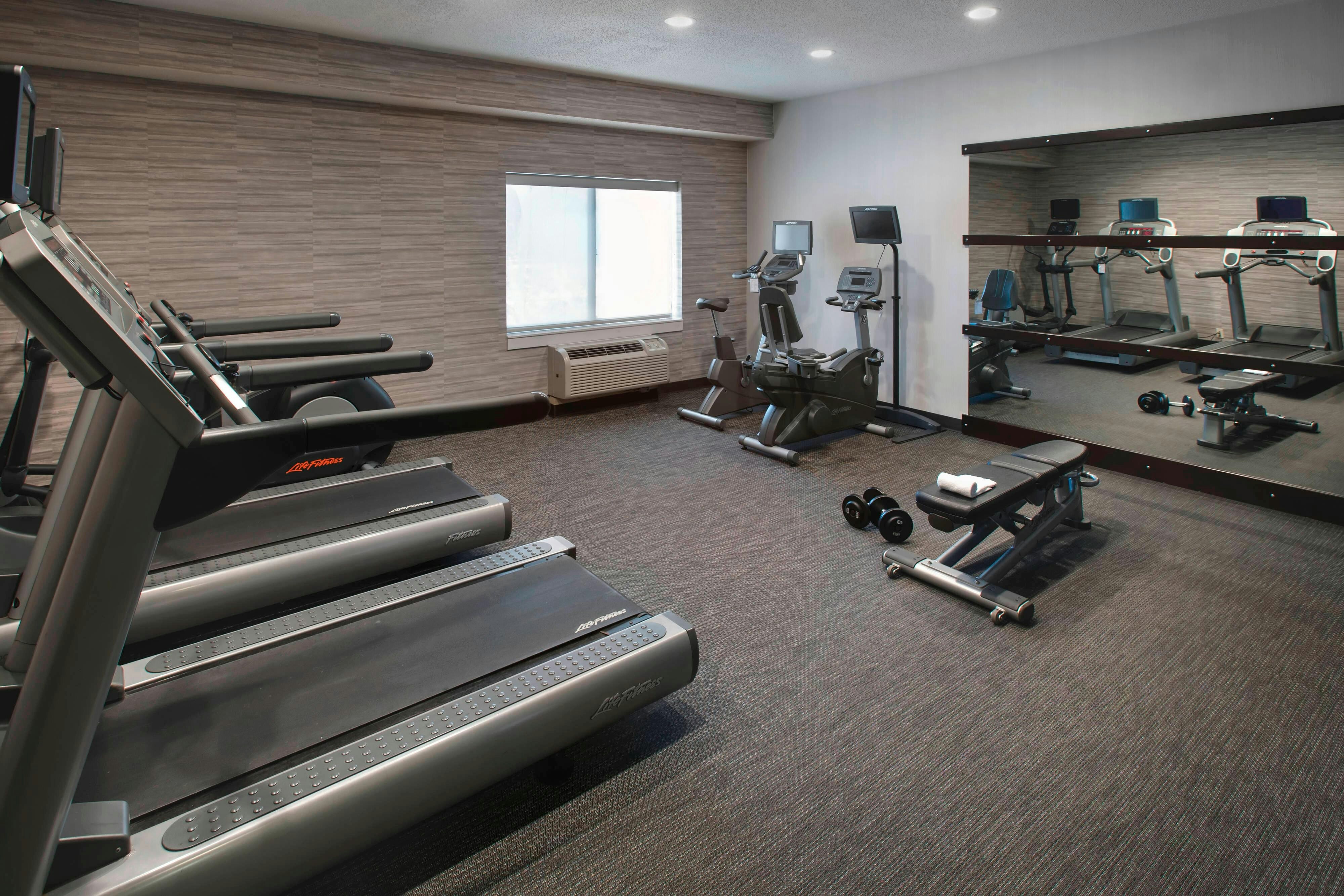 Courtyard by Marriott Lebanon 19/33