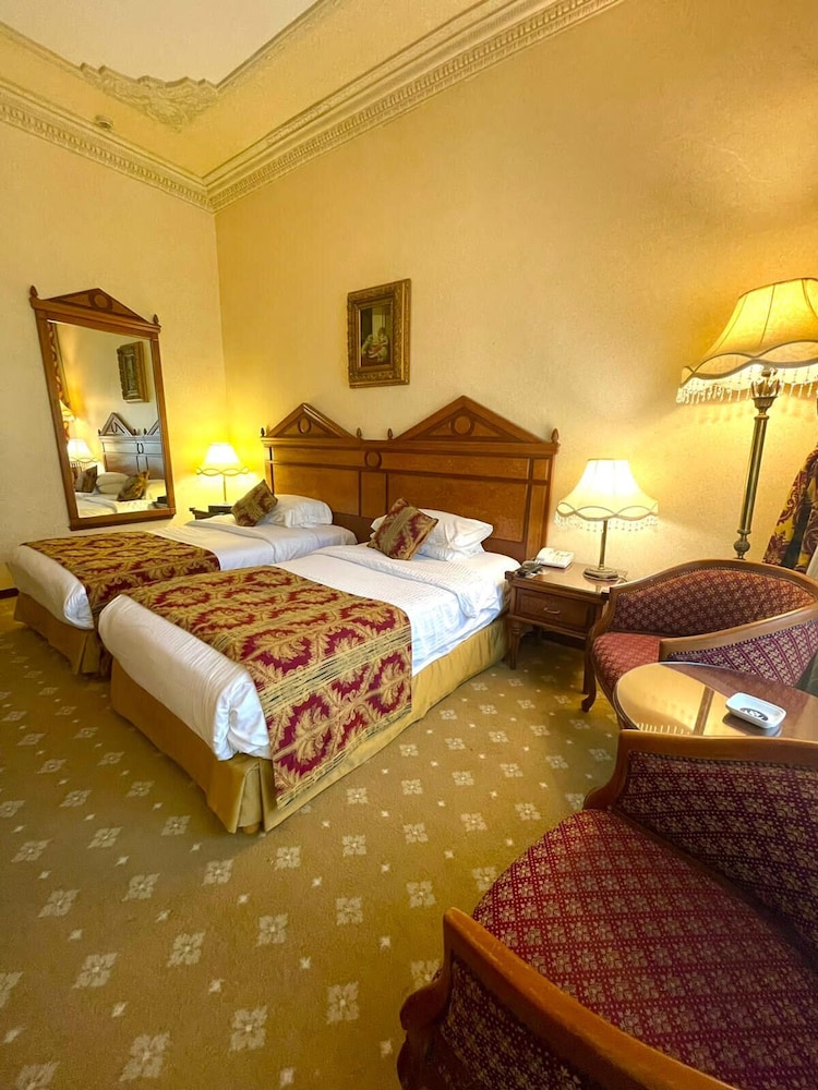 Serenada Golden Palace - Boutique Hotel Beirut 24/75