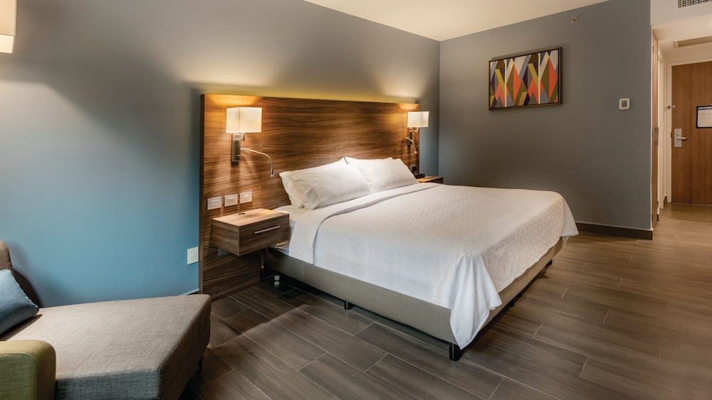 Holiday Inn Express Puebla 11/61