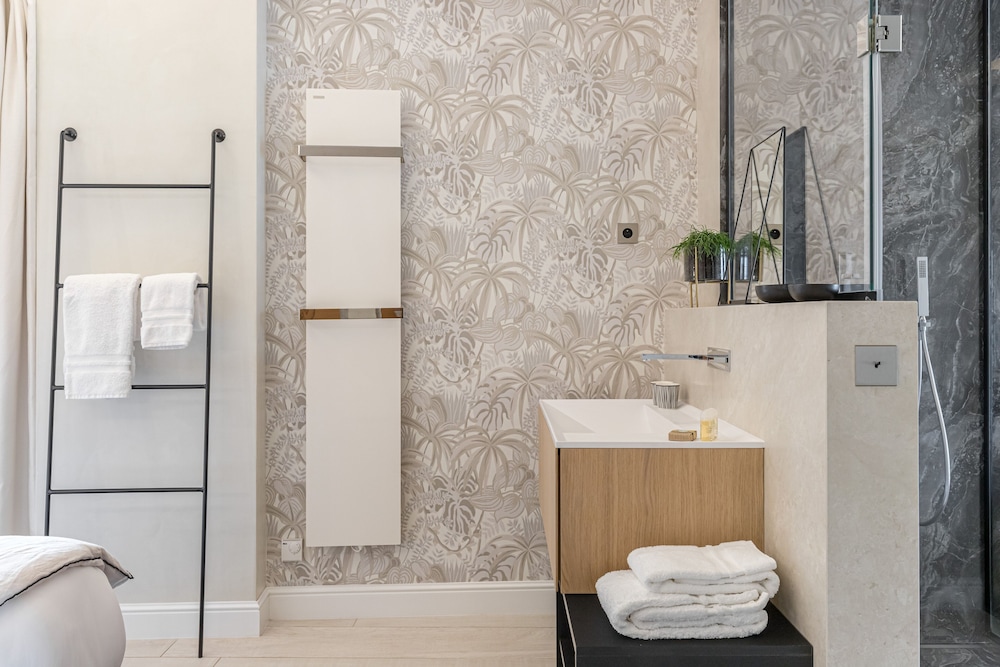 Le Dortoir Multi Storey Luxury Suites 50/50
