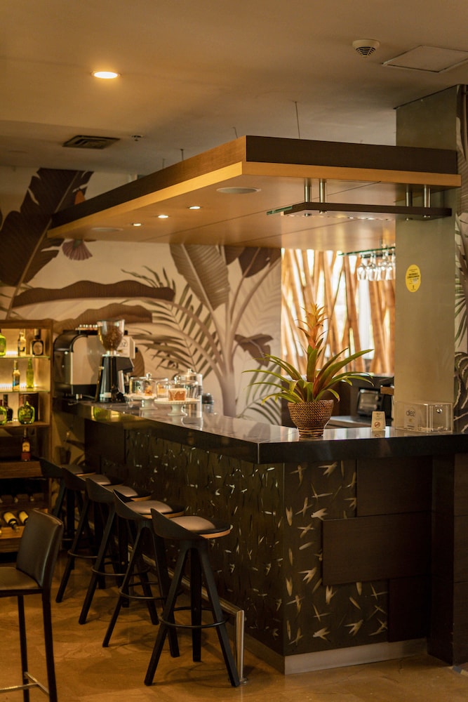 Diez Hotel Categoria Colombia 7/64