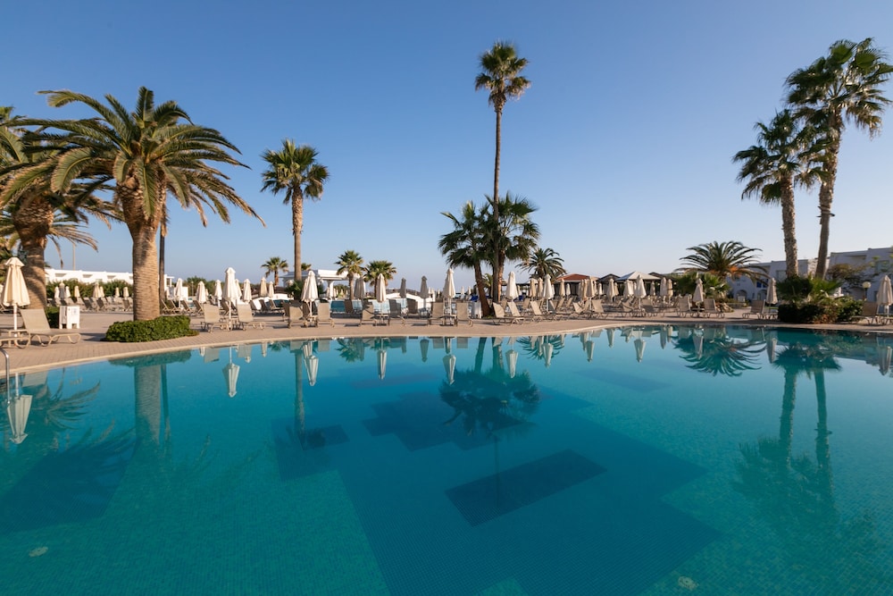 Atlantica Ocean Beach Resort 41/64