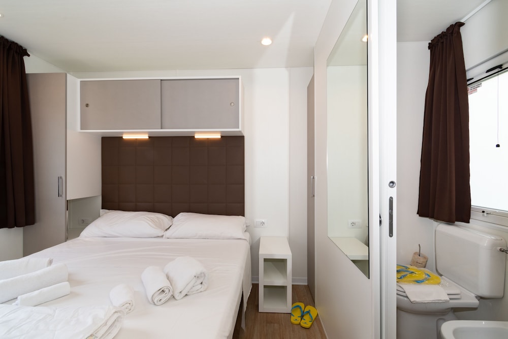 Comfort, Lodge, Double and Twin Beds, Bunk Bed