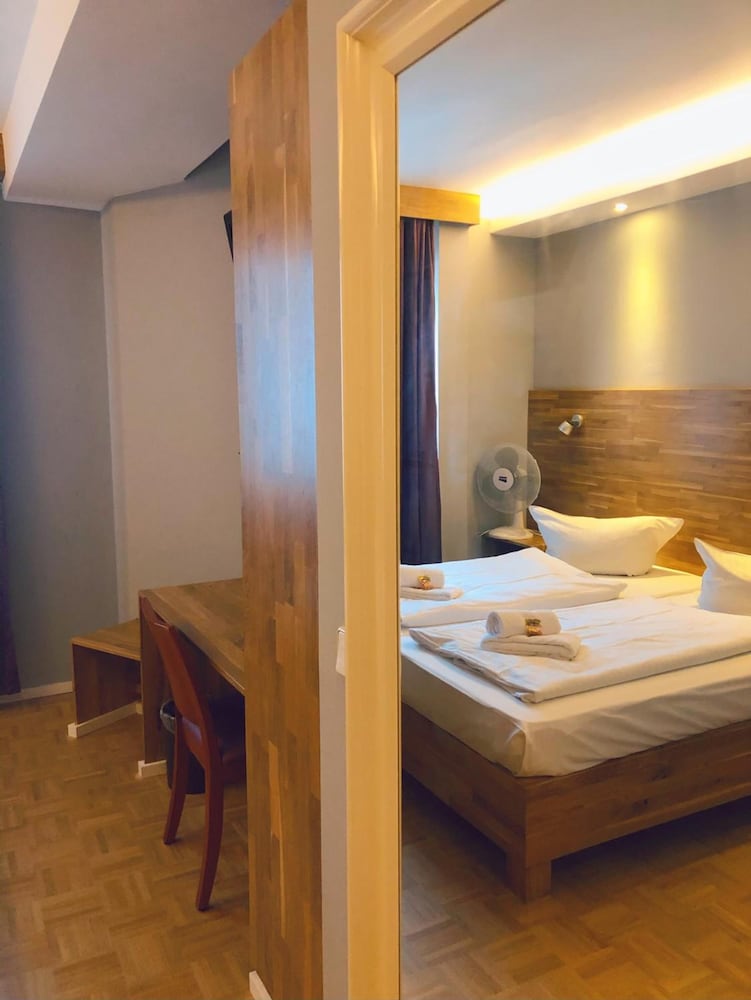 RESIDENZ HOTEL 25/48
