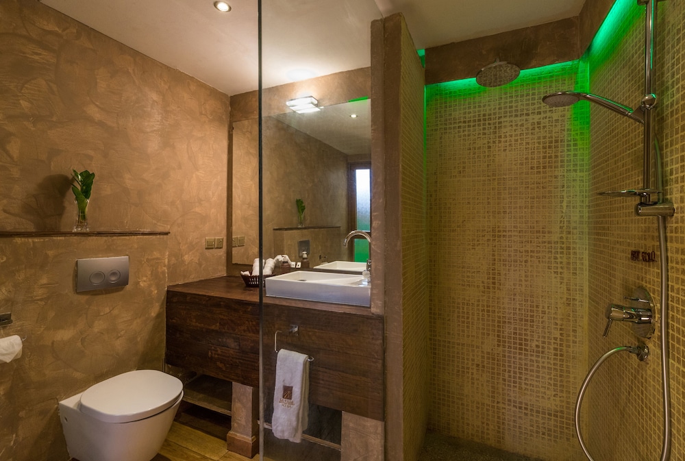 La Villa Boutique Hotel 33/69
