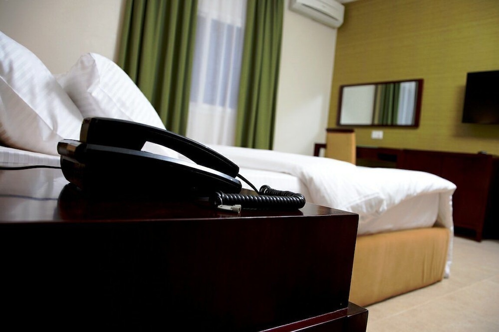 Check Inn Hotel Abuja 9/35
