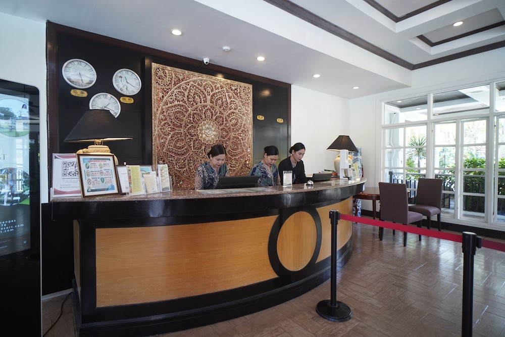 Forest Crest Nature Hotel and Resort Powered by ASTON (ex Chateau Royale Sports and Country Club) 12/77