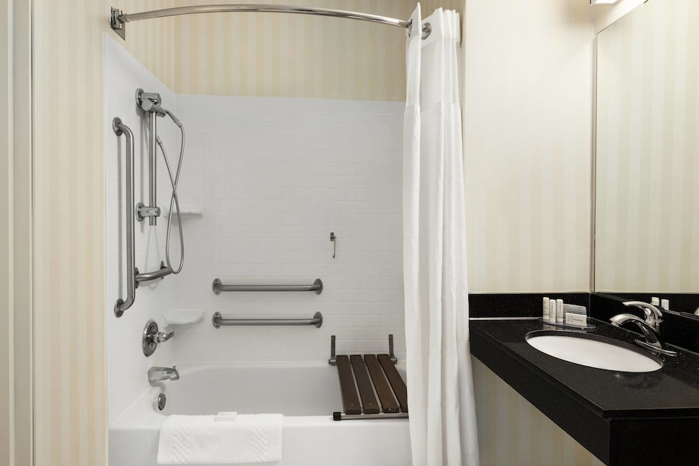 Fairfield Inn & Suites Stillwater 8/32