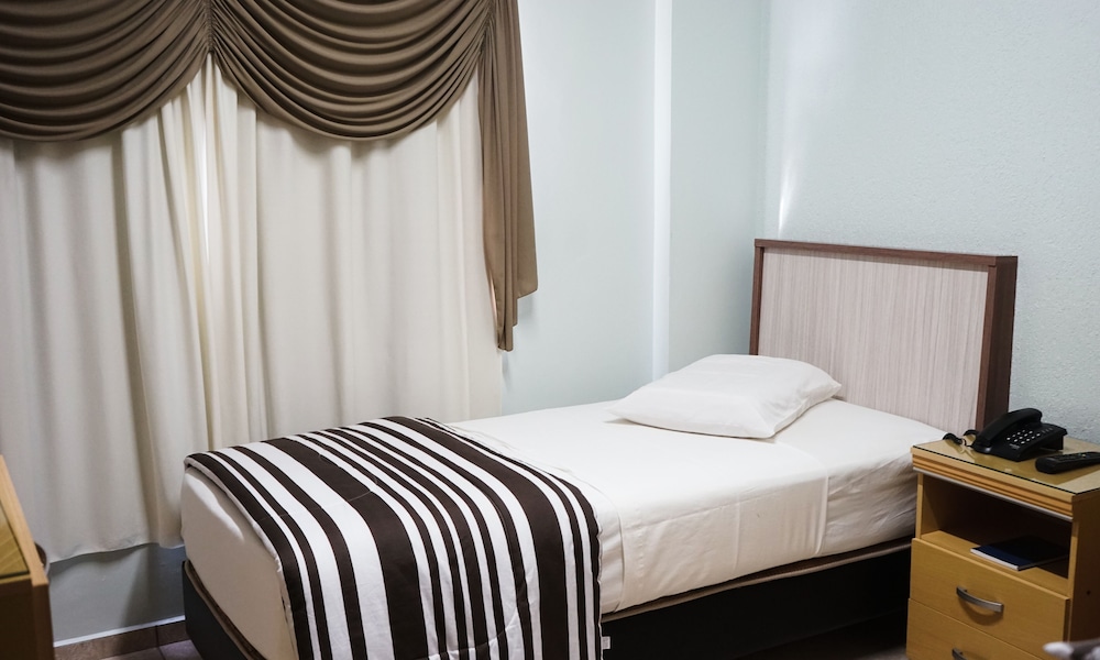 Rosas Hotel 24/58
