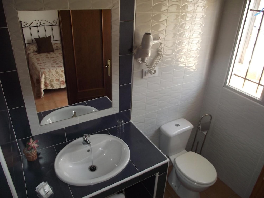 Hostal El Canario 27/36