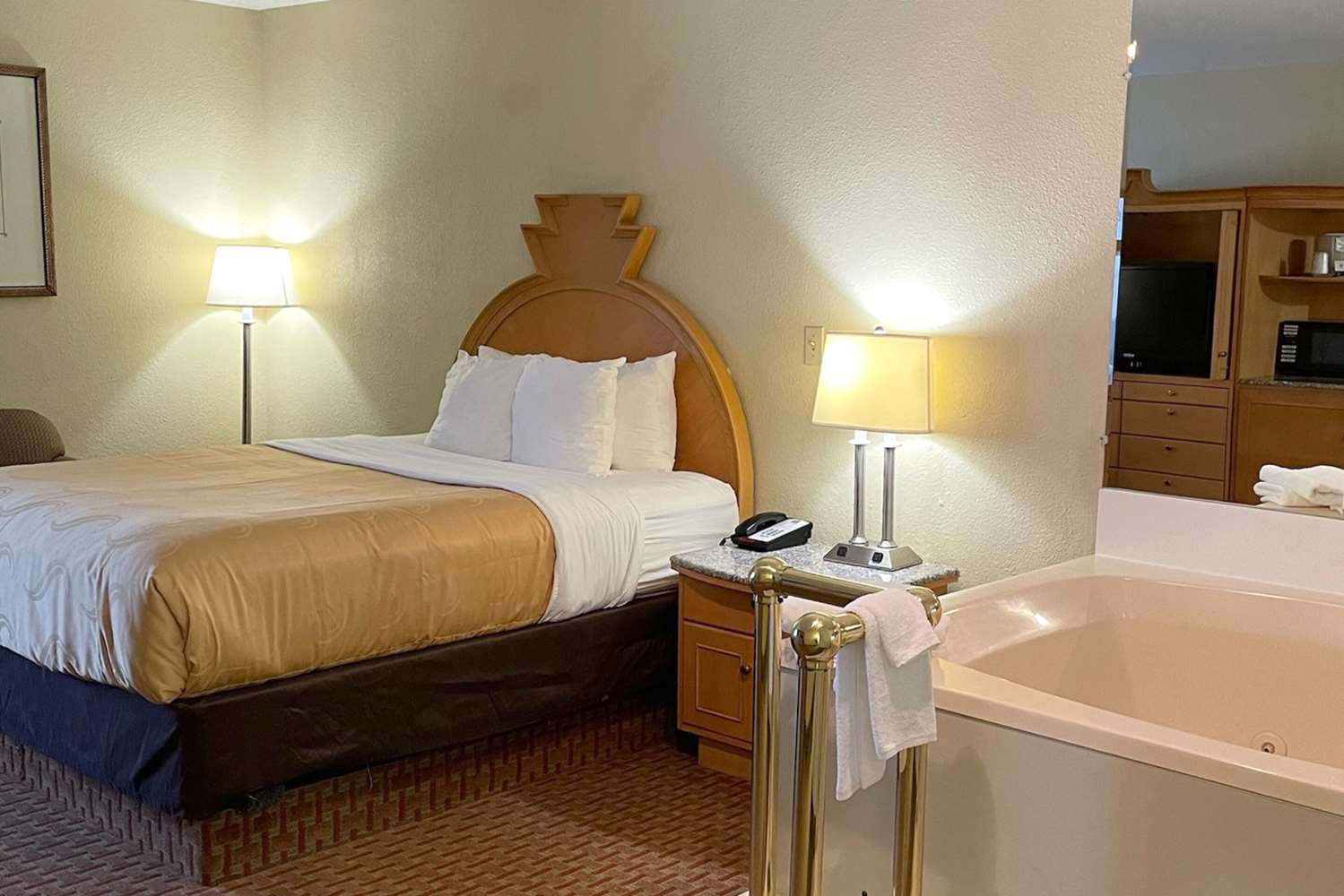 Suite, Queen Bed