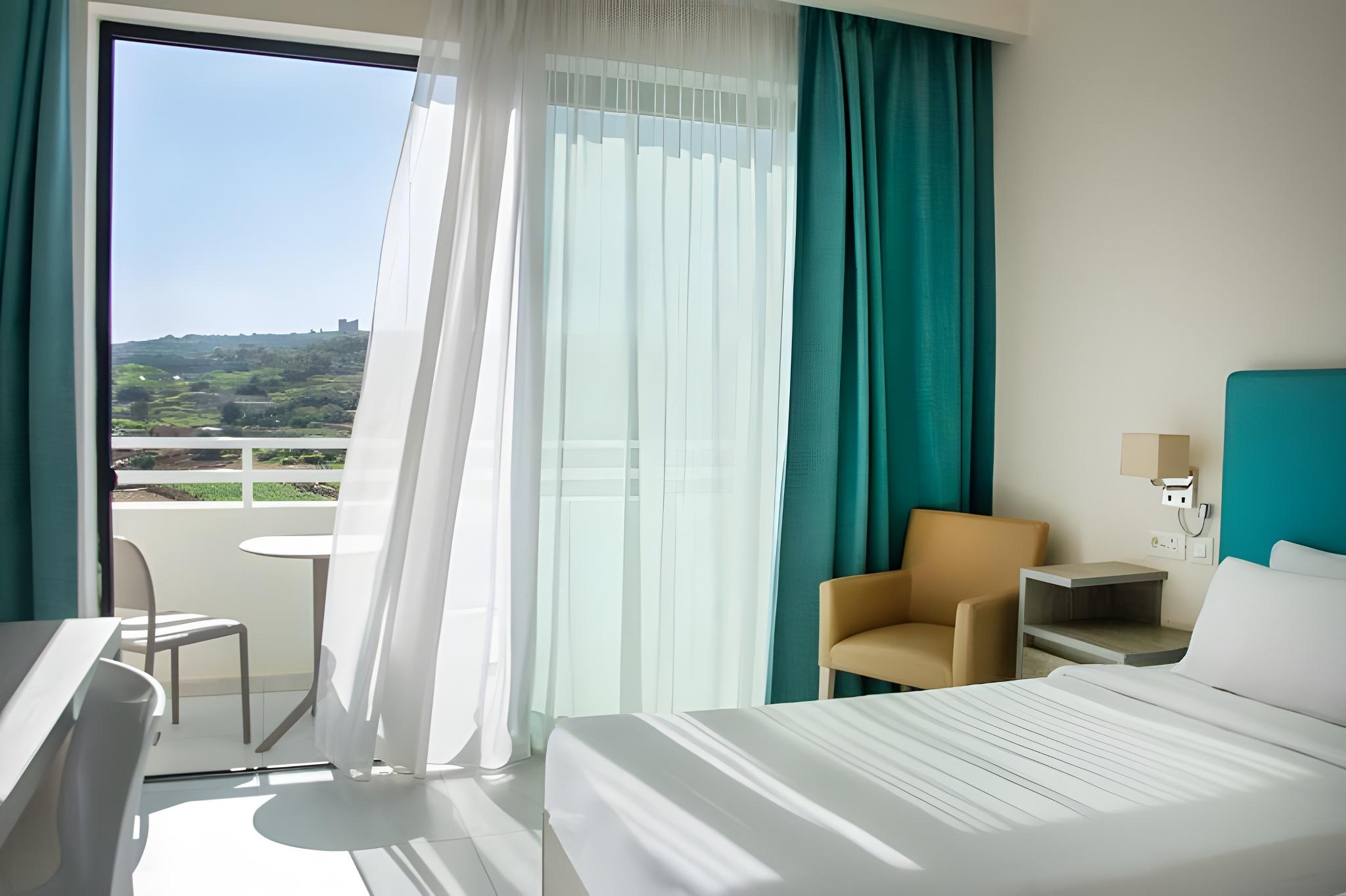 Country, Junior Suite, Double Bed, Balcony or Terrace