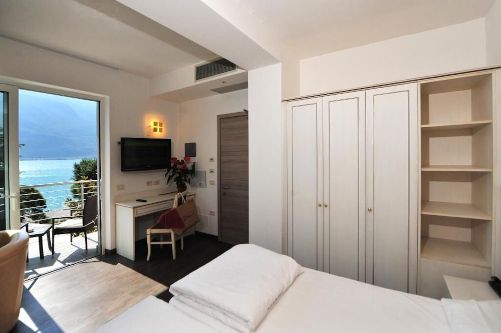 Hotel Sogno Del Benaco 24/63