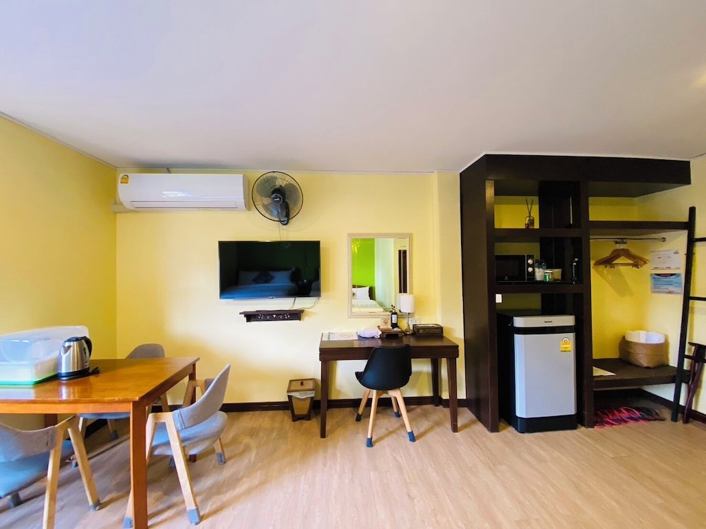Talay Sai Hotel At Thung Wua Laen 66/76