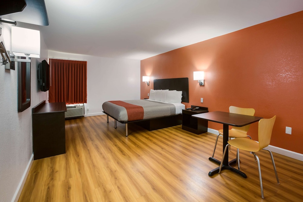 Motel6 Suwanee GA - Gwinnett Center 42/60