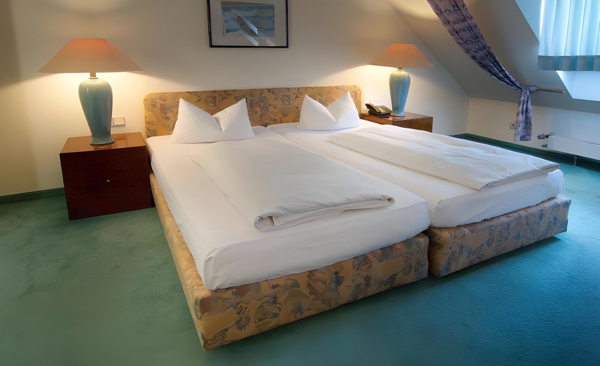 Semi Room, Semi Double Bed