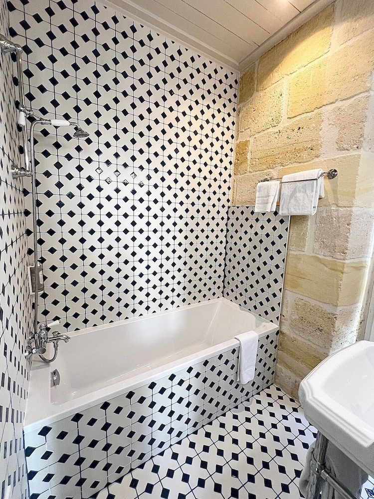 Hotel La Tour Intendance, Bordeaux 52/60