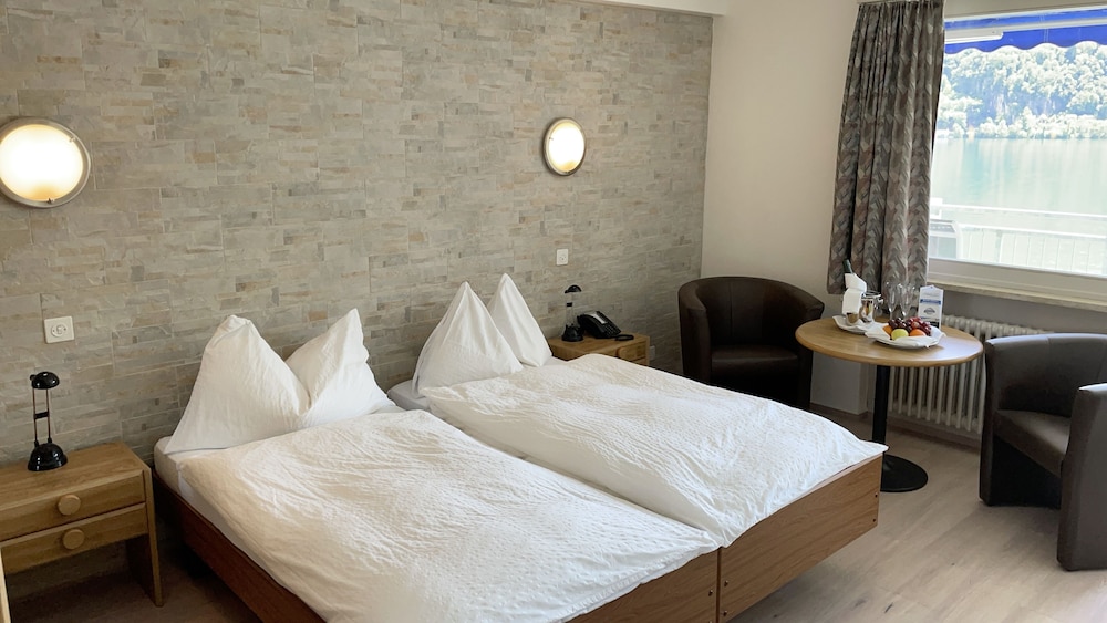 TRESA BAY HOTEL 5/32