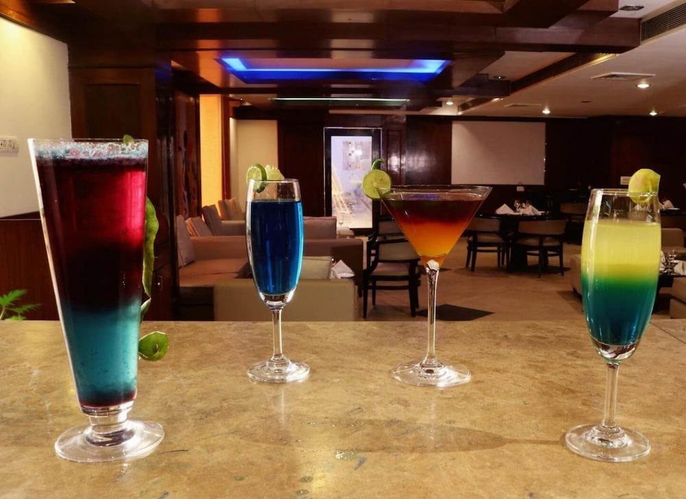 Le Lac Sarovar Portico 46/56