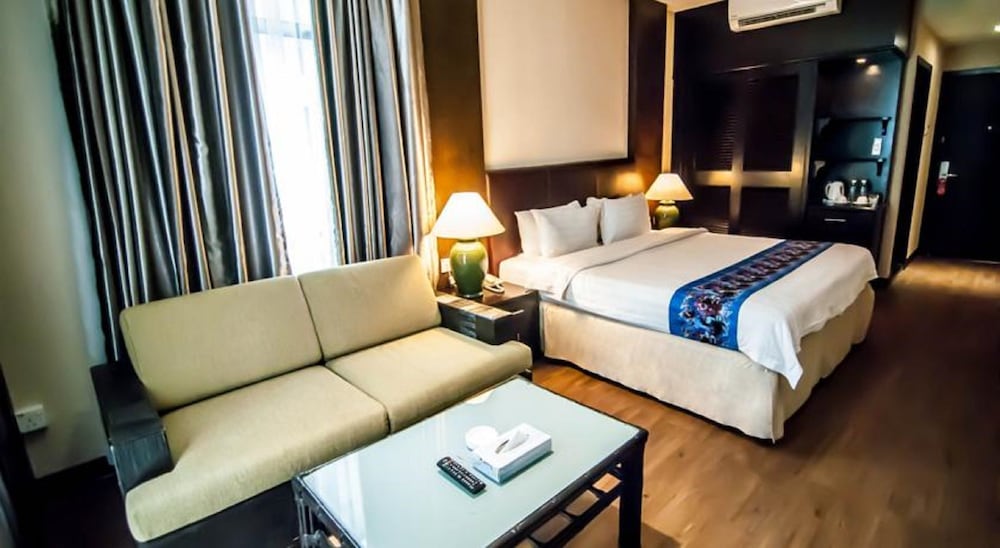 DELUXE, TWIN BEDS