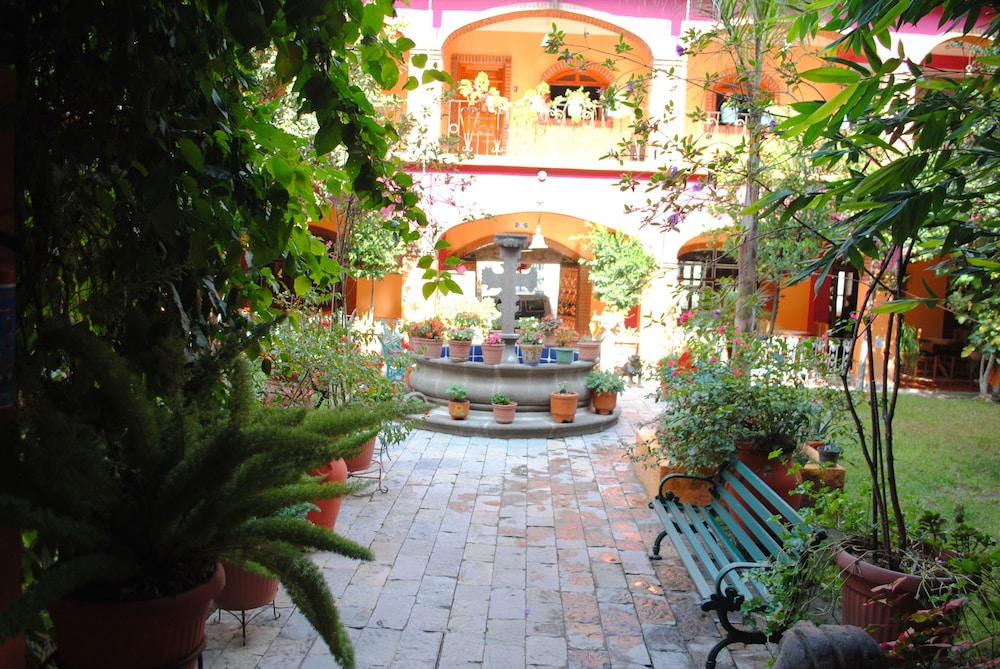 Hotel Posada La Casona de Cortes 65/72