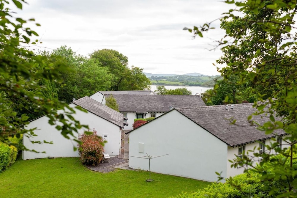 WESTLODGE HOTEL 30/34