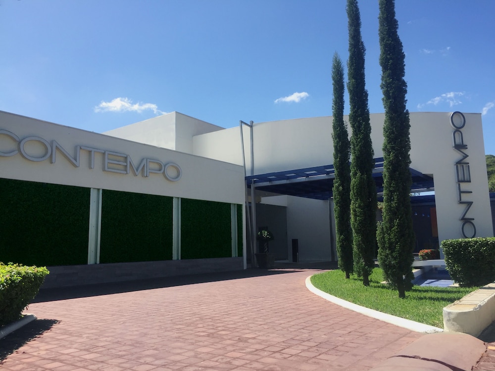 Contempo Hotel 46/49