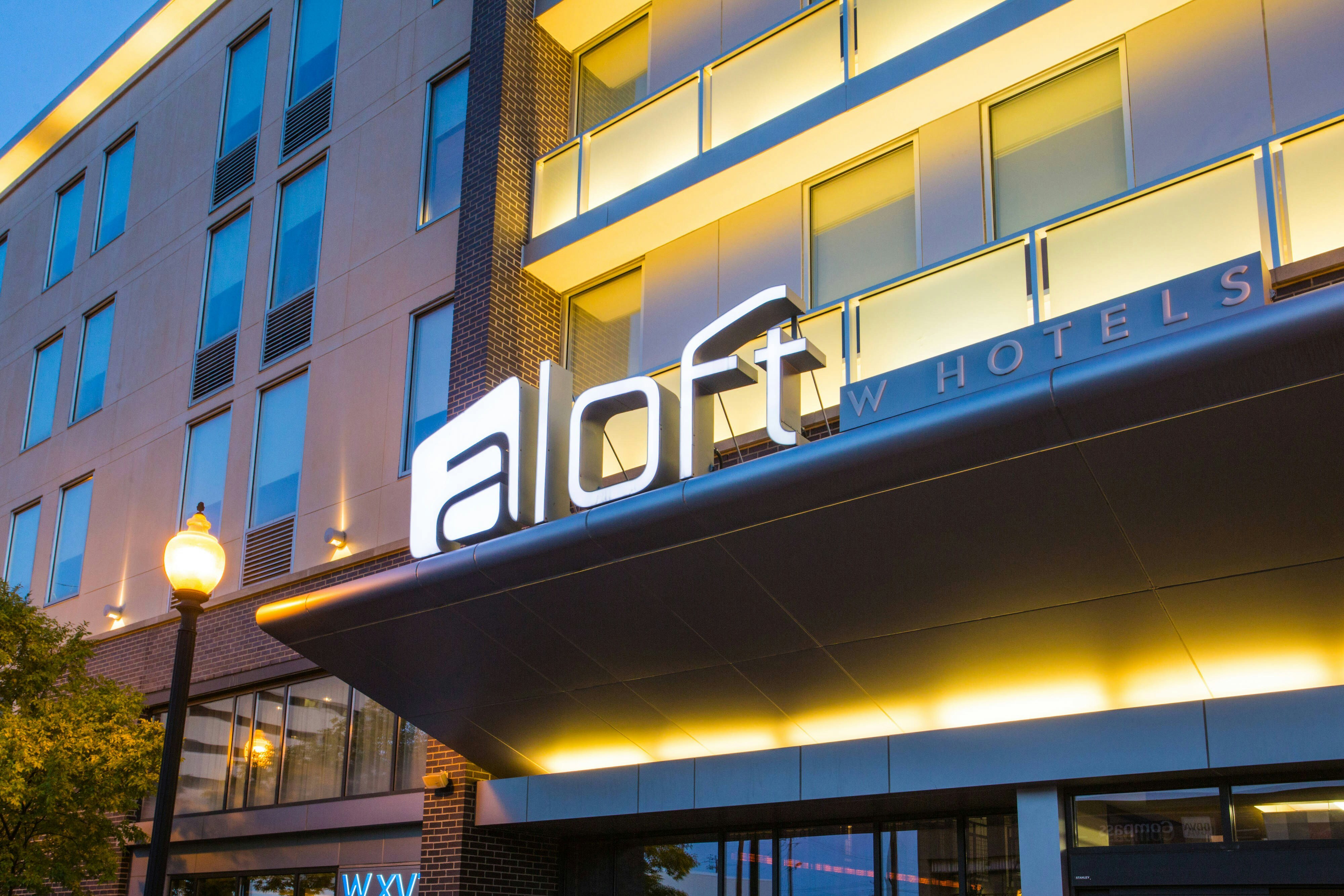 Aloft Birmingham Soho Square 1/8