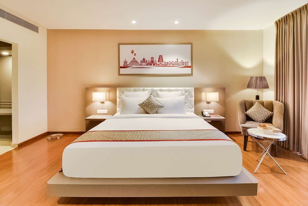 SUITE, QUEEN BED