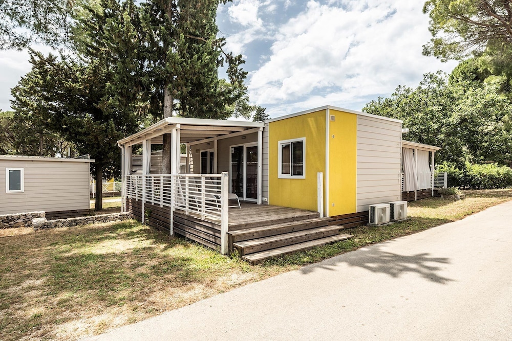 ZATON HOLIDAY RESORT MOBILE HOMES 10/78