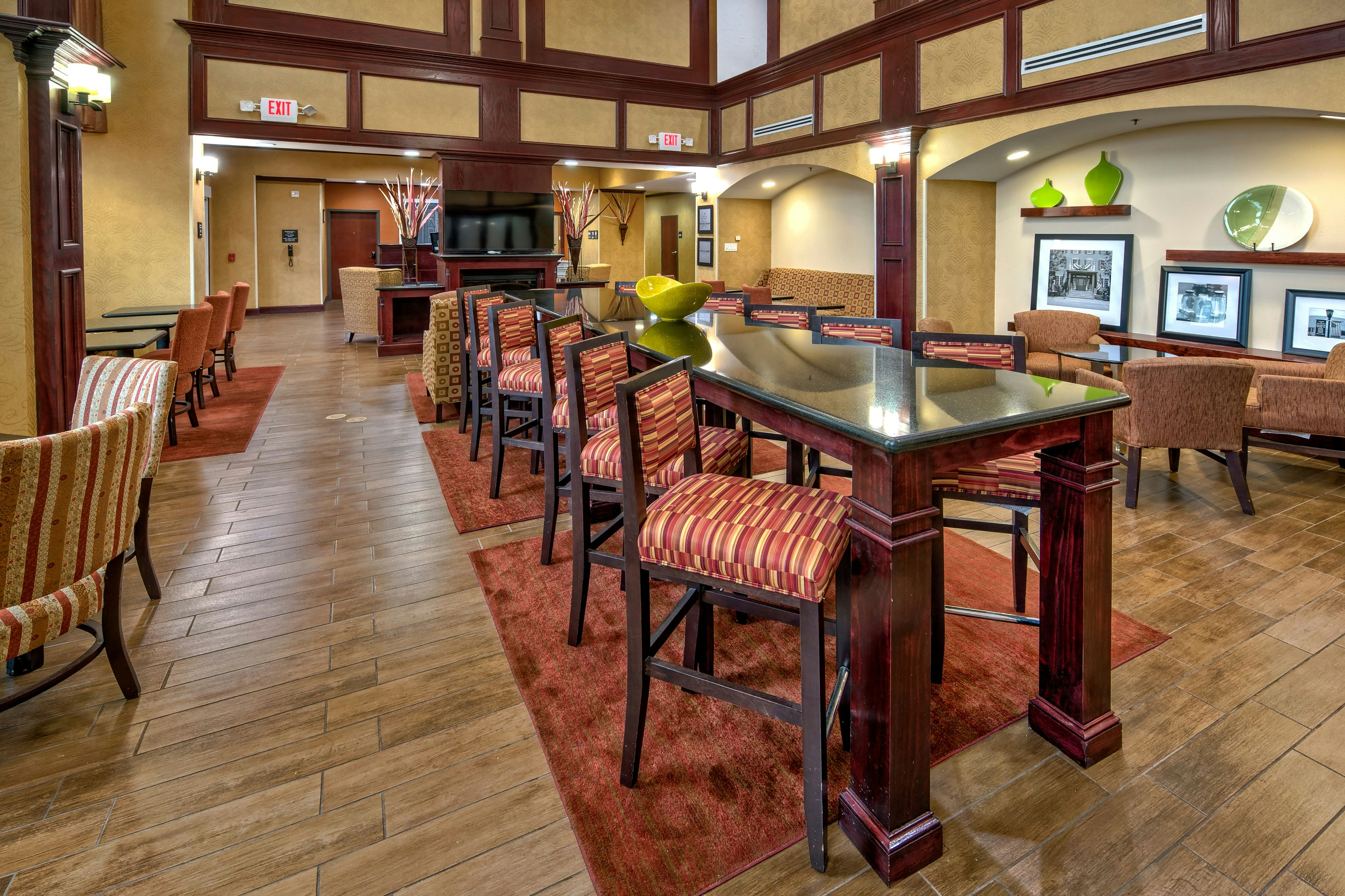 Hampton Inn and Suites Corsicana 44/62