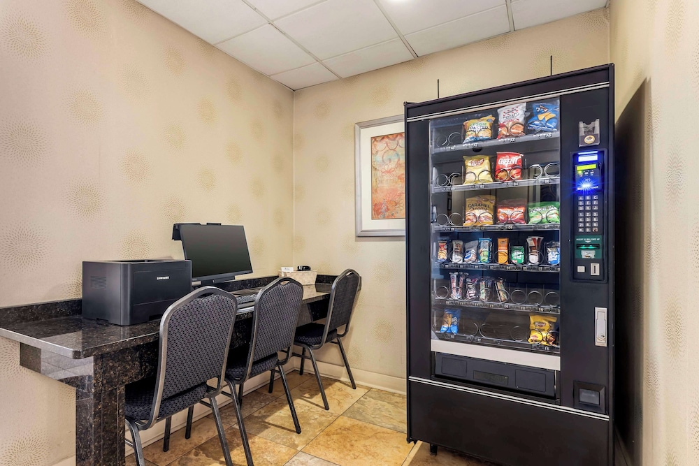 Best Western Watertown Fort Drum 48/55