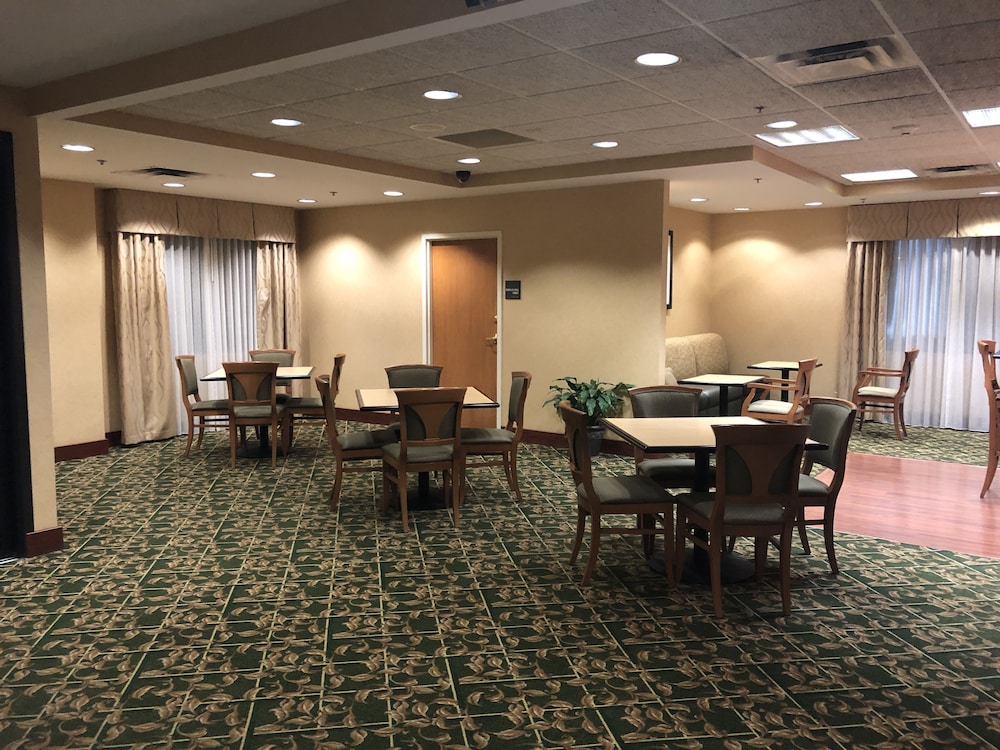 Hampton Inn Sidney 38/41