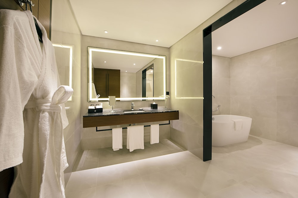 Asiana Grand Hotel 47/52